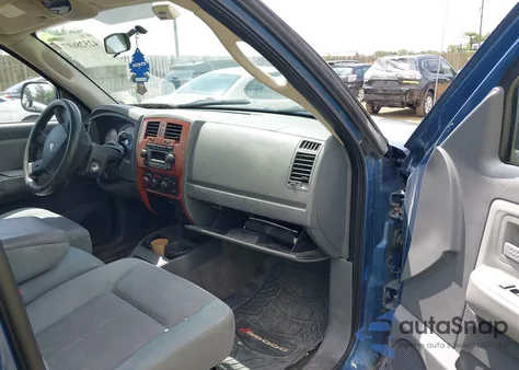 2005 Dodge Dakota Slt from USA, damaged, VIN 1D7HW42N55S204957